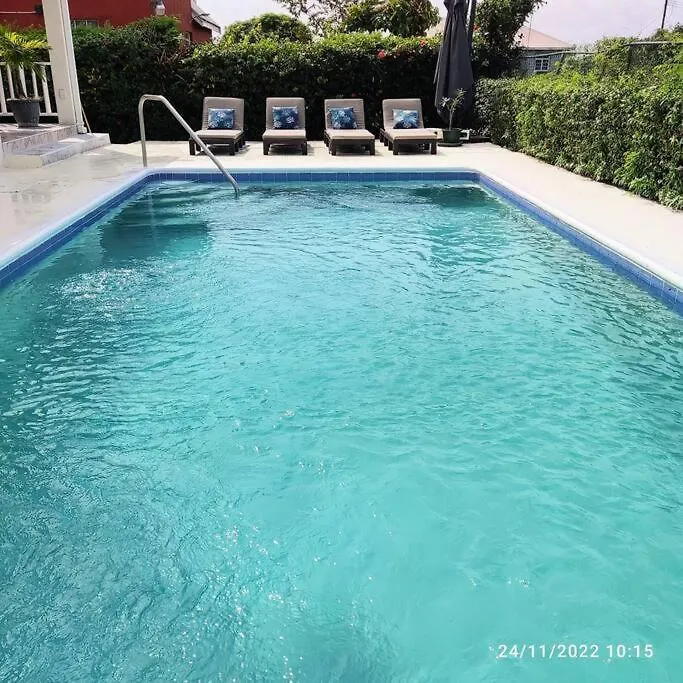 3 Bedrooms Luxurious Pool House Centrally Located Close To Everything سانت فيليب فيلة